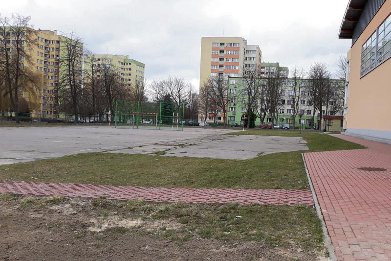 Będą nowe boiska przy „Szesnastce”?
