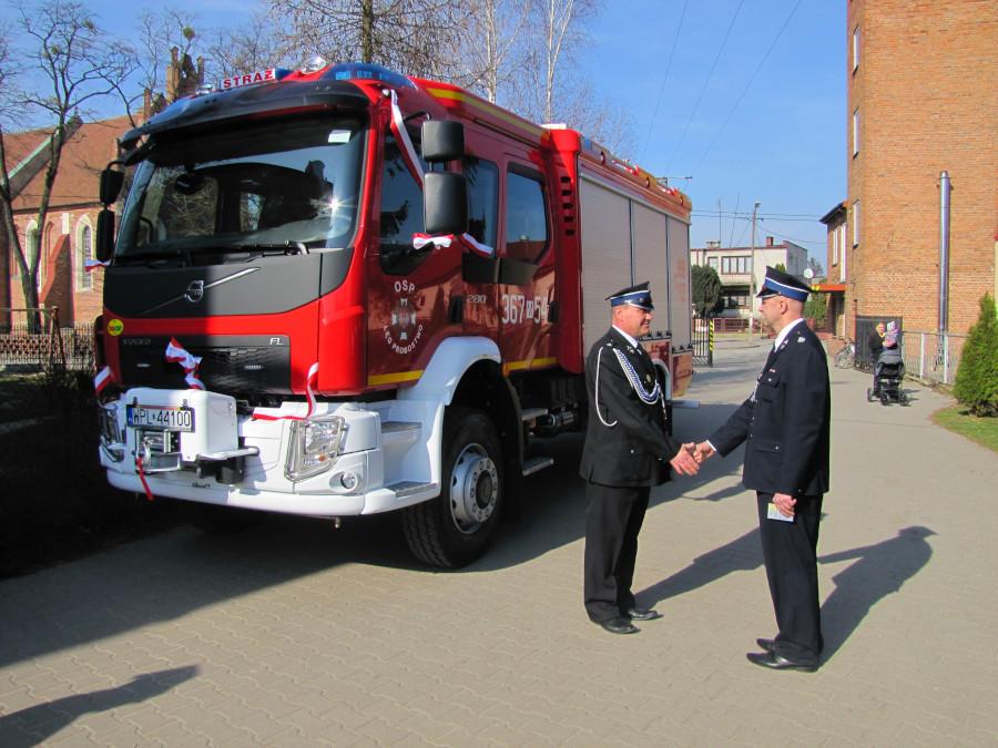 Nowe auto dla OSP w Łęgu Probostwie