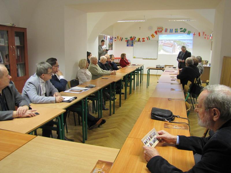 Małachowiacy budują pomnik patrona