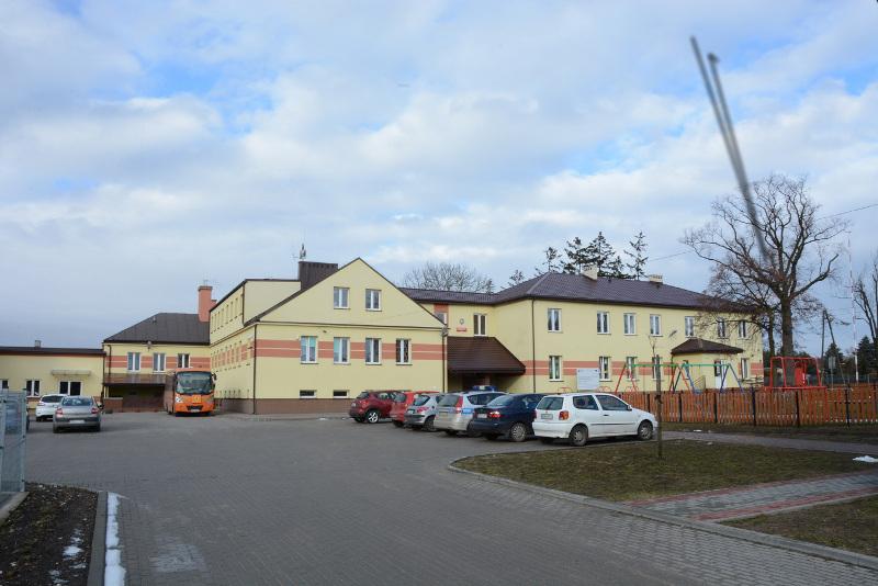 Próba włamania do szkoły w Ligowie. Włamywaczy spłoszył alarm