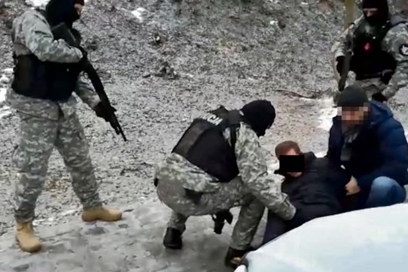 Podejrzany o podłożenie bomby pod samochodem w Płocku. Zatrzymali go funkcjonariusze CBŚ
