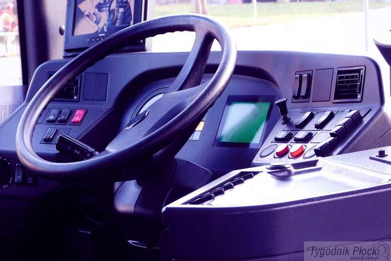Wypadek na Al. Jachowicza. Poszkodowana pasażerka autobusu
