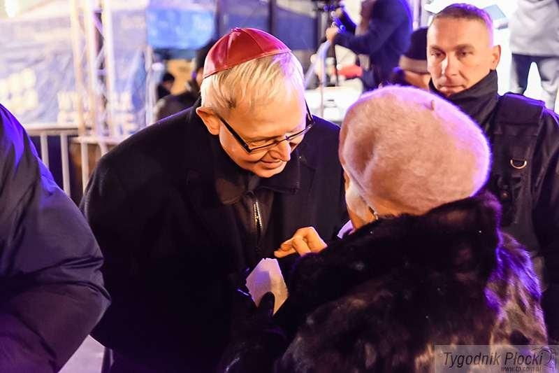 Przed Ratuszem dzielili się opłatkiem [ZDJĘCIA]