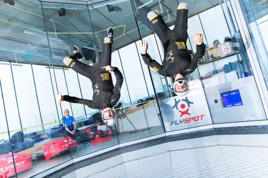 Loty w tunelu aerodynamicznym w Warszawie – doskonałe na prezent!