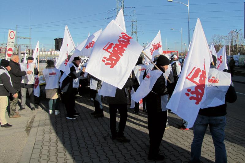 Pod siedzibą Precizo protestowali związkowcy