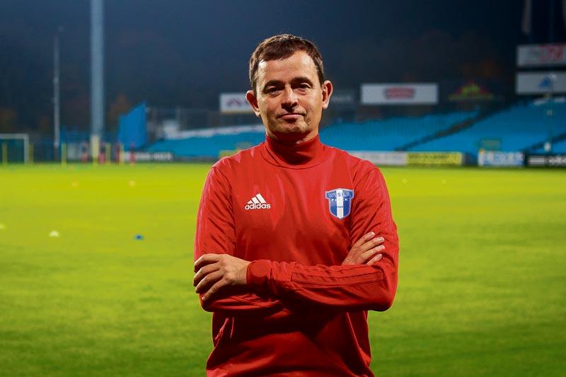José Antonio Vicuńa Ochandorena lekiem na wyniki piłkarzy nożnych?