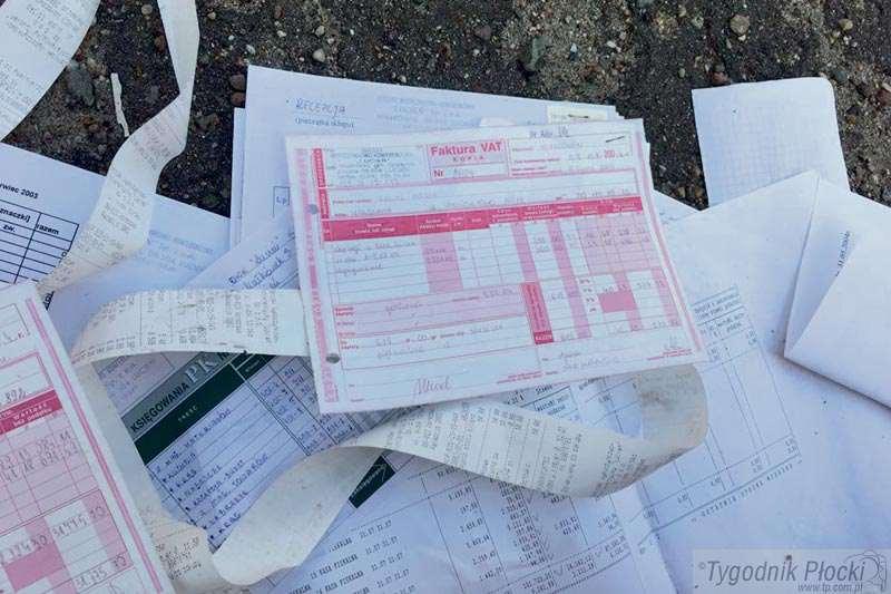 Sterty urzędowych papierów w Miałkówku