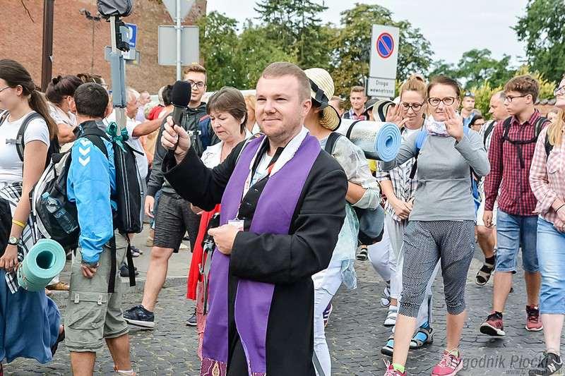 Pielgrzymi z Płocka ruszyli na Jasną Górę [ZDJĘCIA]