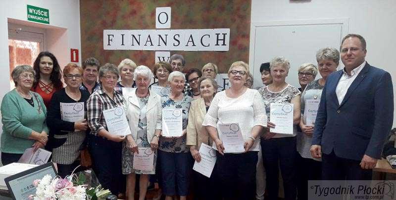 W bibliotece o finansach