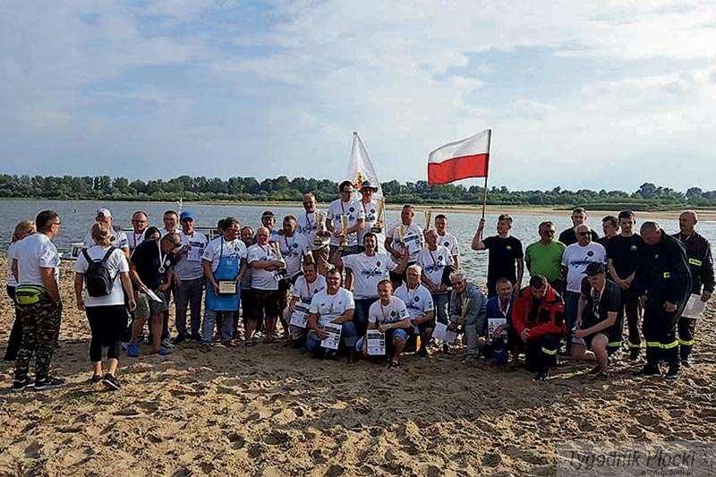 Pogoda pokrzyżowała plany organizatorom spływu kajakowego, ale nie zniechęciła uczestników