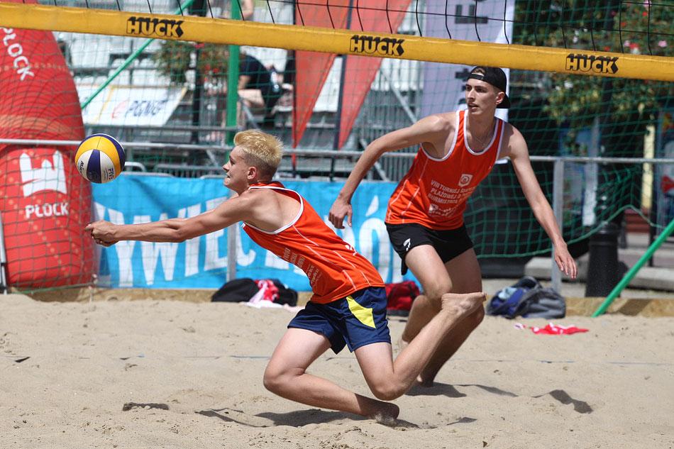 Amatorskie Mistrzostwa Płocka w siatkówce plażowej [ZDJĘCIA]