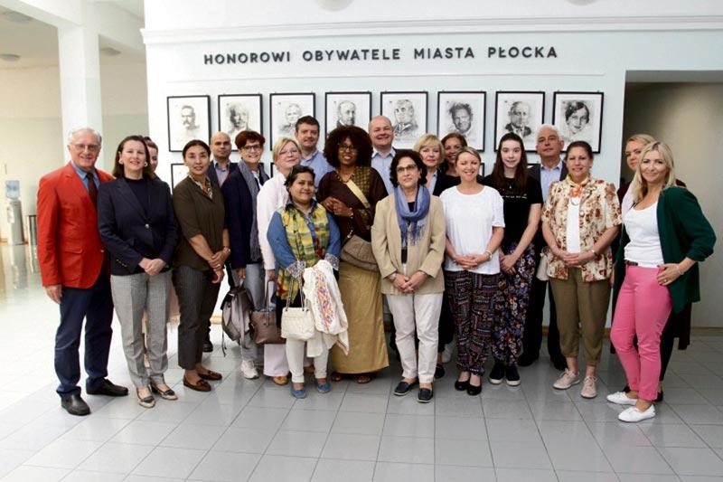 Żony ambasadorów zwiedzały Płock