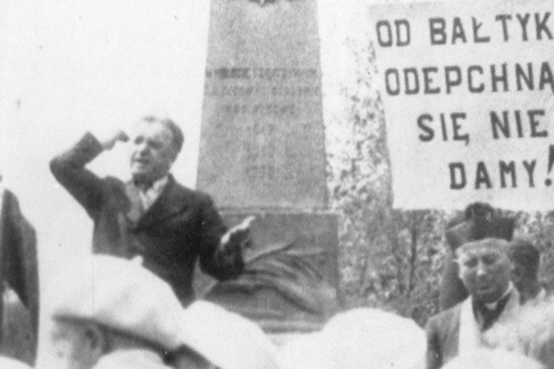 O legionistach  i 11 listopada