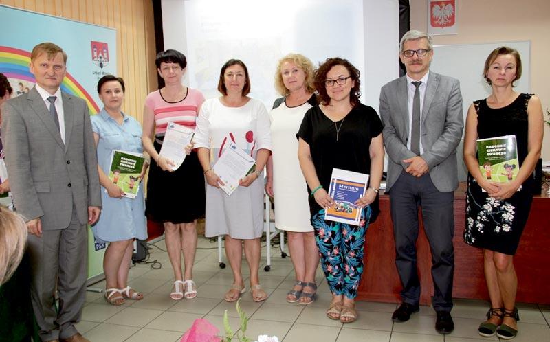 Certyfikaty dla nauczycieli wspierających uzdolnienia