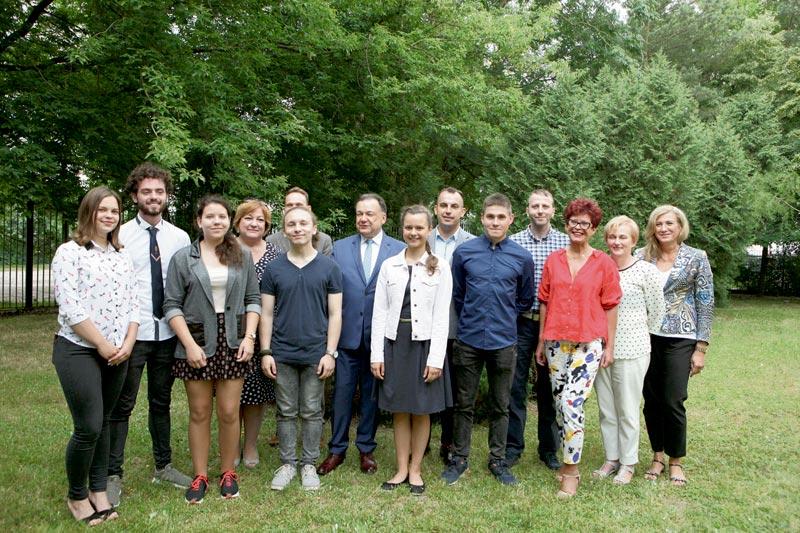 Stypendia od marszałka dla prymusów