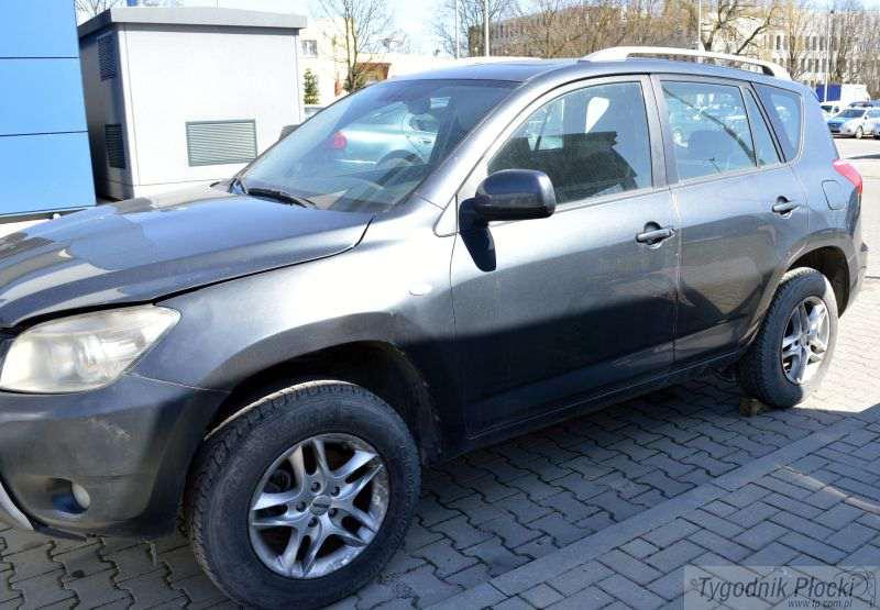 Policjanci odzyskali skradzioną toyotę