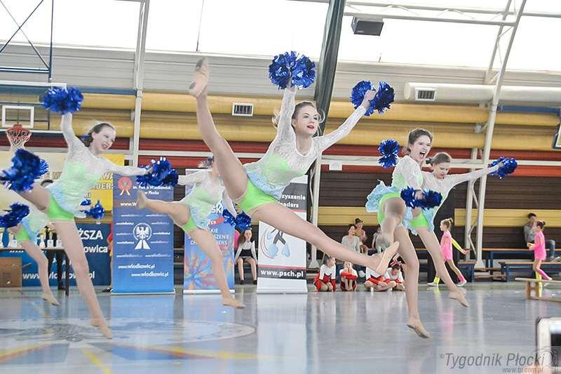 Taneczna rywalizacja cheerleaderek [ZDJĘCIA]