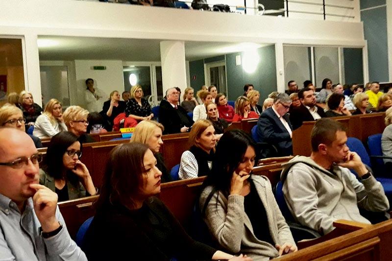 Nauczyciele z SP 8: jeśli radni się zgodzą, stracimy pracę i szkołę!