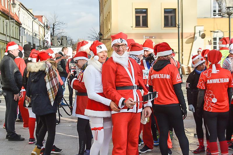 Mikołaje przebiegli przez Płock [ZDJĘCIA]