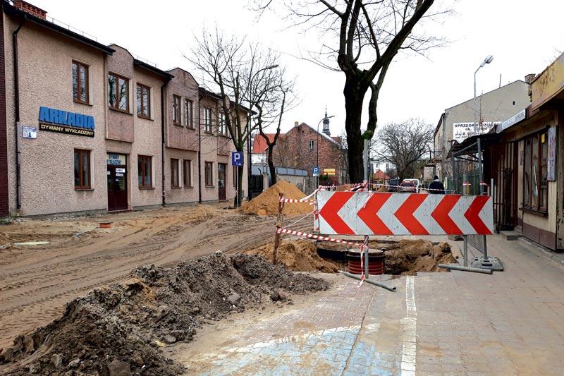 Trwa budowa wodociągu w ulicy Ostatniej