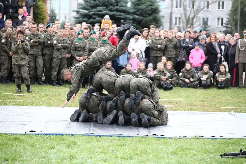 Strzały przy Stanisławówce. Ślubowanie klas mundurowych PUL [60 ZDJĘĆ, WIDEO]
