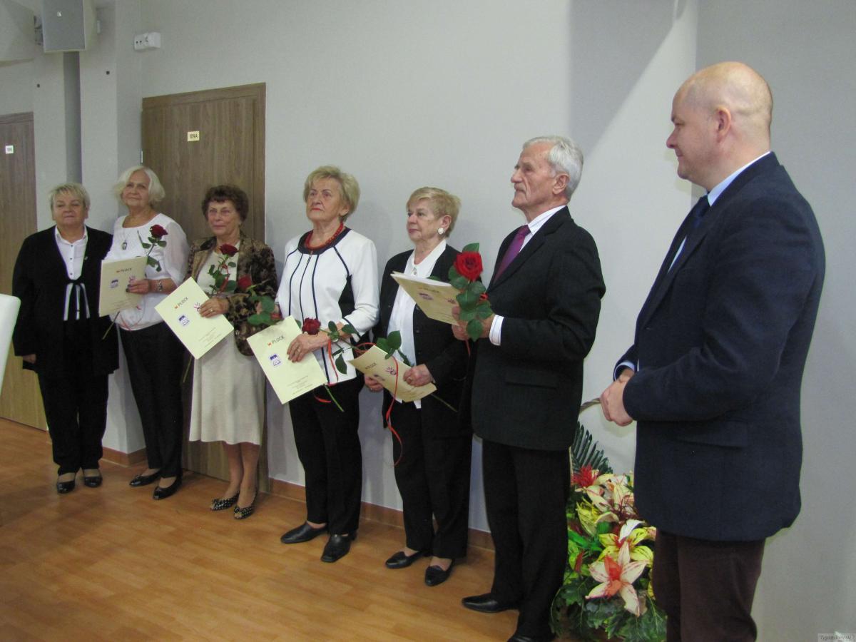 Proszę karteczki w rękę i śpiewamy...