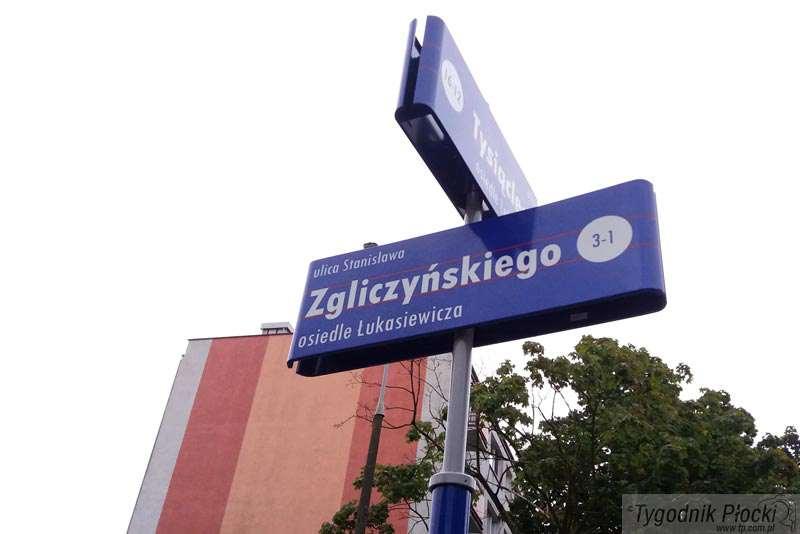 Zawisły nowe tabliczki