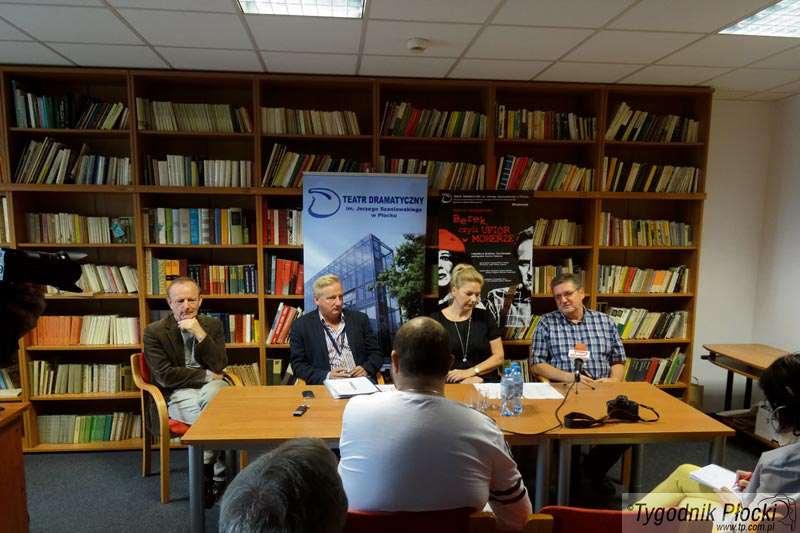 Premiery z audiodeskrypcją i przewodnik