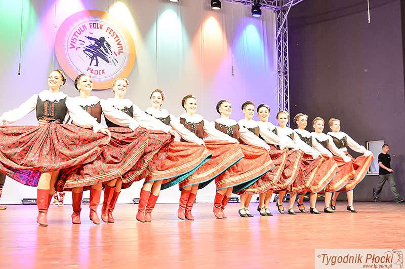 Kolorowe szaleństwo w amfiteatrze. Finał Vistula Folk Festival [ZDJĘCIA]