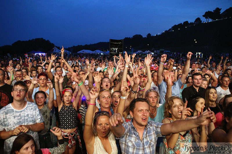 Muzyka taneczna na plaży. Pierwszy dzień Disco nad Wisłą [ZDJĘCIA]
