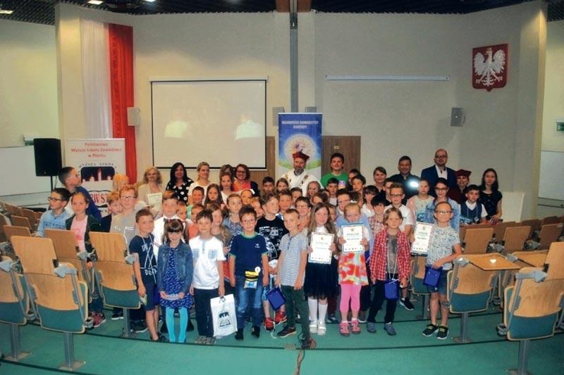 Najmłodsi studenci odebrali indeksy