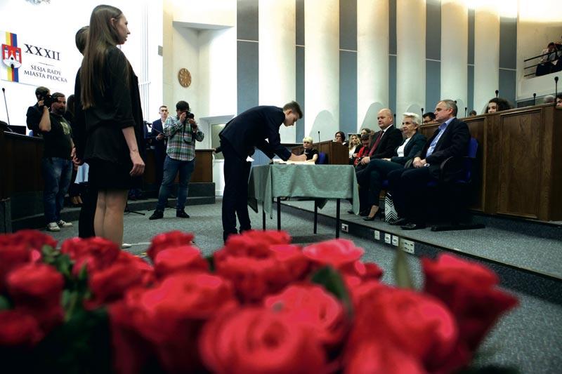 Maturzyści wpisali się do Księgi Chwały
