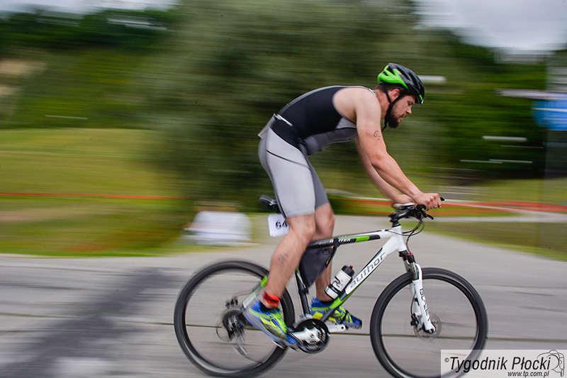Triathloniści ścigali się o puchar [ZDJĘCIA]