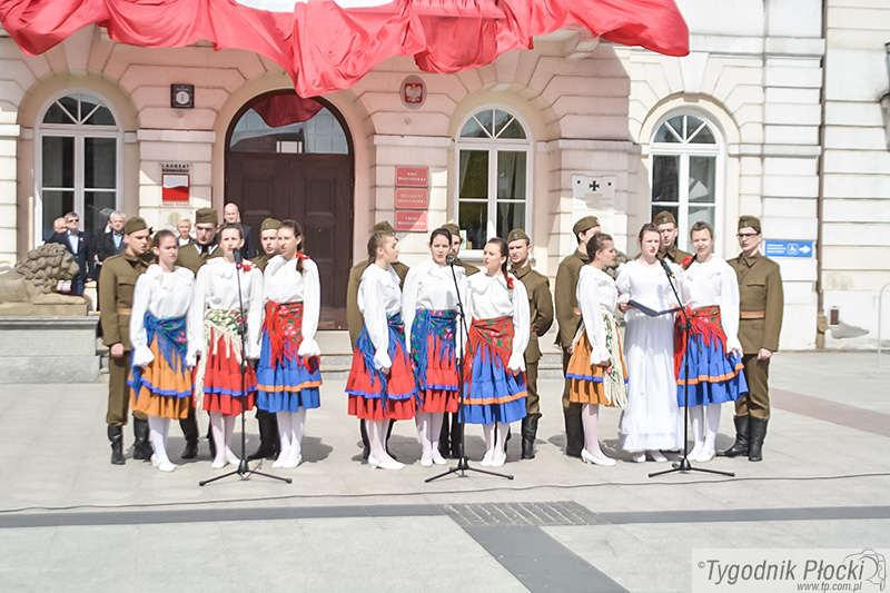Ułani i Dzieci Płocka na Święcie Flagi [ZDJĘCIA]