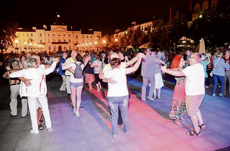 Kto o palmę pierwszeństwa w kulturze?
