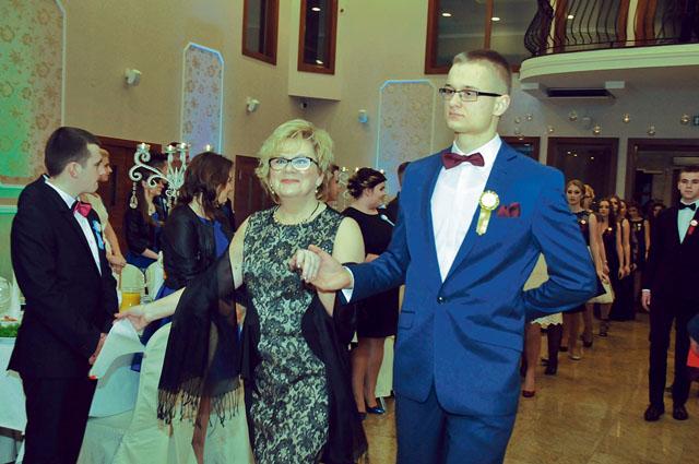 Ich pierwszy bal