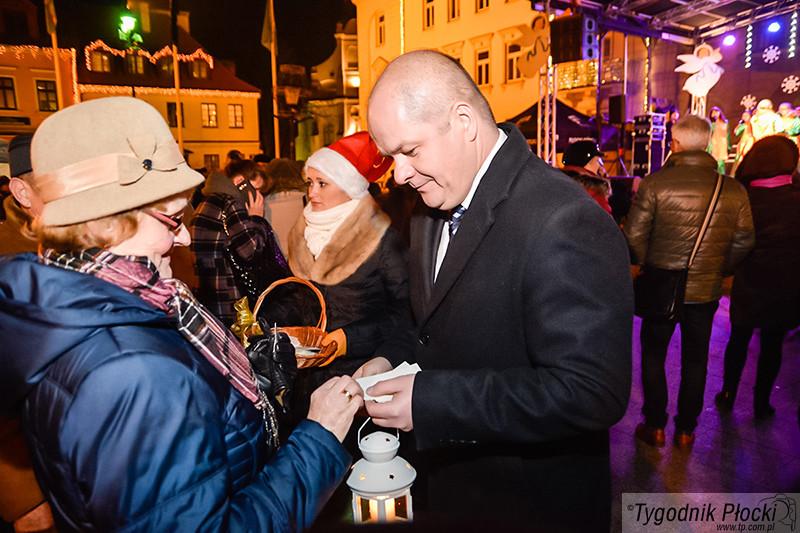 Pod Ratuszem dzielili się opłatkiem [ZDJĘCIA]