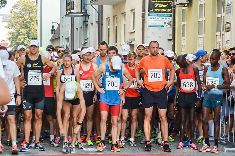 Pobiegli po rekordy. V Półmaraton Dwóch Mostów [ZDJĘCIA]