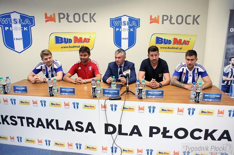 Czekamy na kolejne transfery