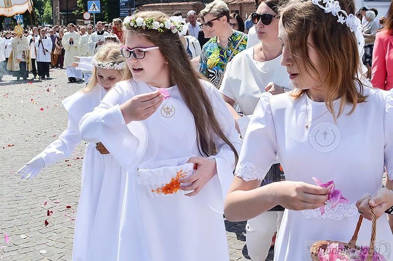 Procesja przeszła ulicami miasta [ZDJĘCIA]