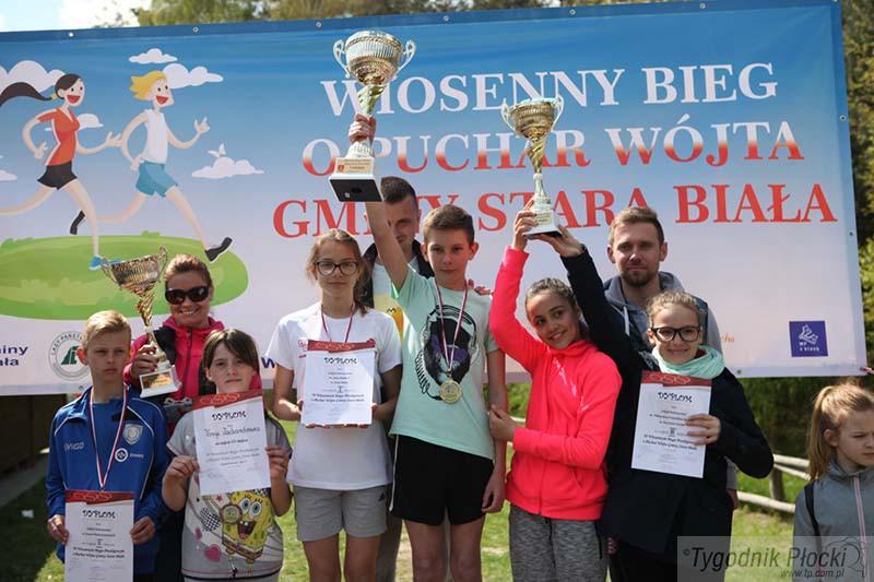 Puchary wójta dla najlepszych biegaczy [ZDJĘCIA]