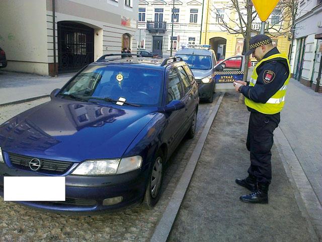 Strażnicy sięgnęli po mandaty