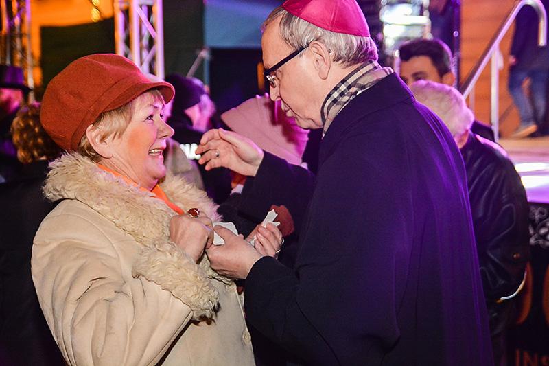 Pod Ratuszem łamali się opłatkiem [ZDJĘCIA]