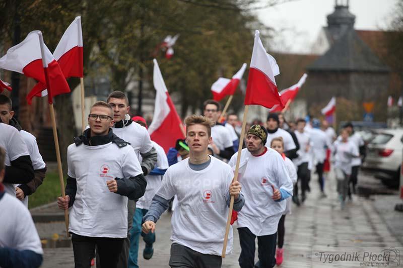 Pobiegli z flagą  [ZDJĘCIA]