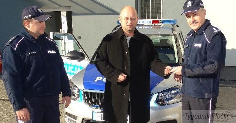 Nowy radiowóz dla policjantów z Sannik