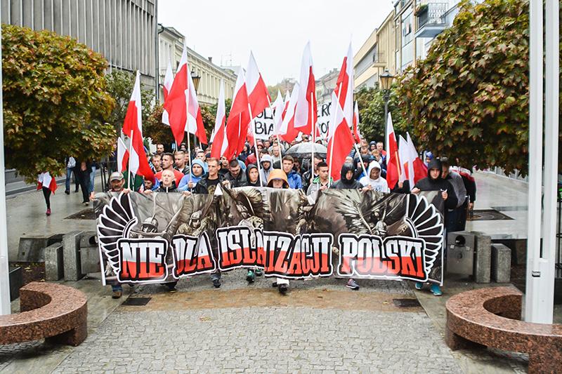 Marsz przeciw imigrantom [ZDJĘCIA]