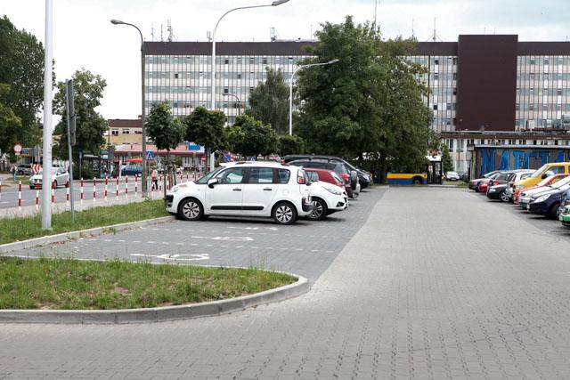 Za mało miejsc przy szpitalach