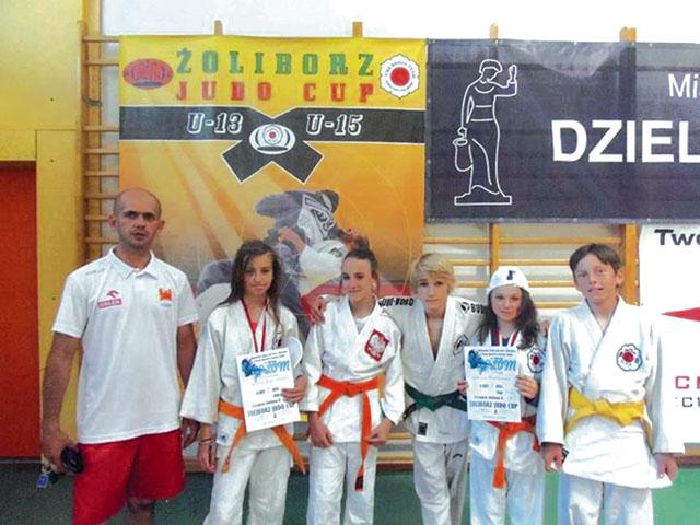Nie schodzili z podium