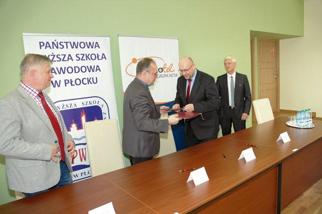 PWSZ rozpoczyna współpracę z Petrotelem