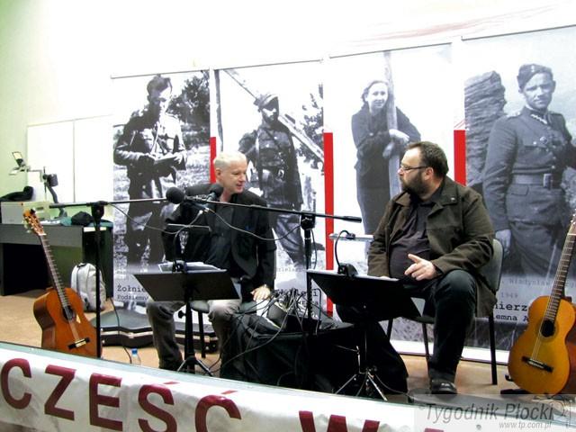 W hołdzie bohaterom